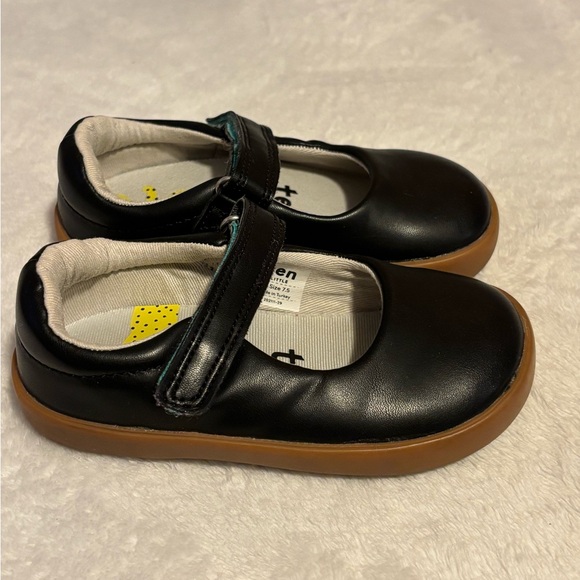 Luen Little Kids Black Dress Shoes - Picture 3 of 5